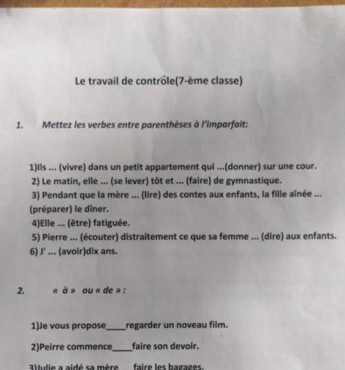 1)lls ... (vivre) dans un petit appartement qui ...(donner) sur une cour. 2) Le matin, elle ... (se