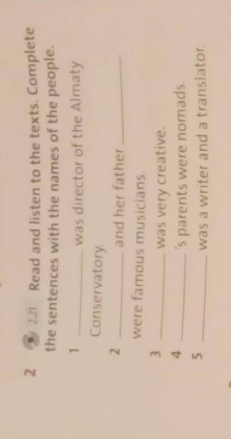 2.21 22Read and listen to the texts. Completethe sentences with the names of the people,1was directo