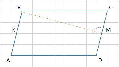 Докажите, что отрезок, кото- рый соединяет середины двух проти- воположных сторон параллелограмма, р