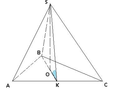 Вправильной треугольной пирамиде с высотой 6 см апофема наклонена к плоскости основания под углом45°