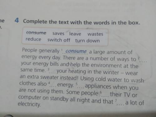 4. Complete the text with the words in the box.