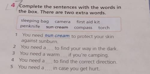 4 Complete the sentences with the words inthe box.