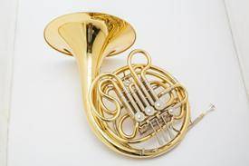 What kind of instrument is it? Виберіть одну відповідь: Brass String Percussion