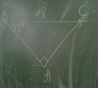 Найти растояние от A до BC . если AB = 18 , угол A равен 45° , C=90°​