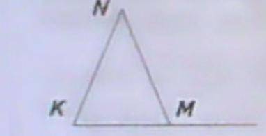 3. В равнобедренном треугольнике KNM сторона КМ является основанием. Внешний угол М равен 110. Найди
